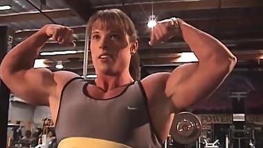 FBB LB massives muscles in the gym