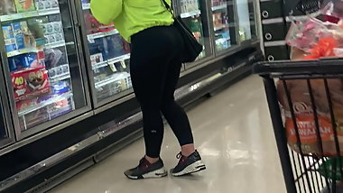 Thick ass white girl